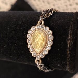 Loft braclet with magnet latch